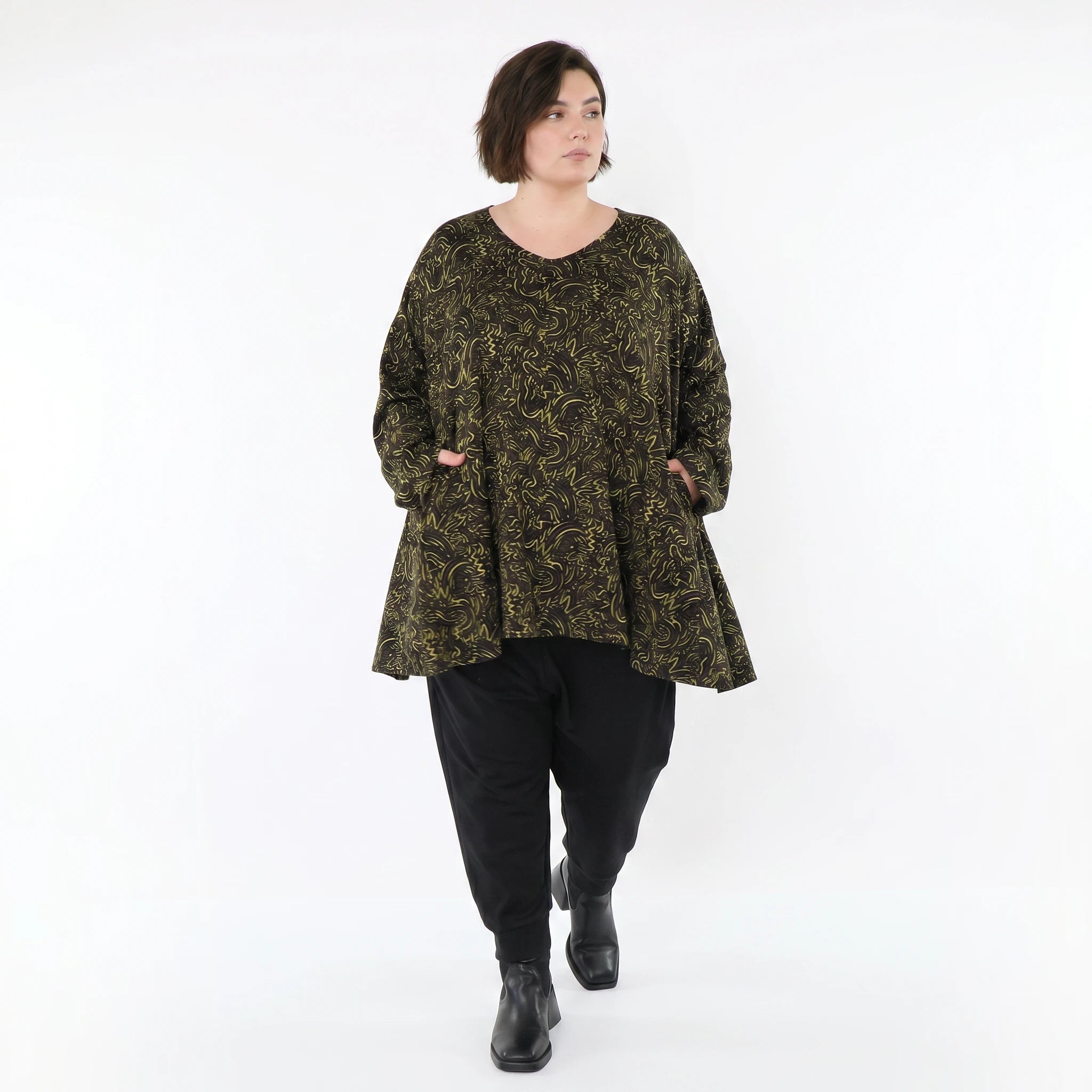 A-Form Bigshirt von AKH Fashion aus Materialmix, 1516.00593, Schwarz/Neongrün/Cognac, Schick