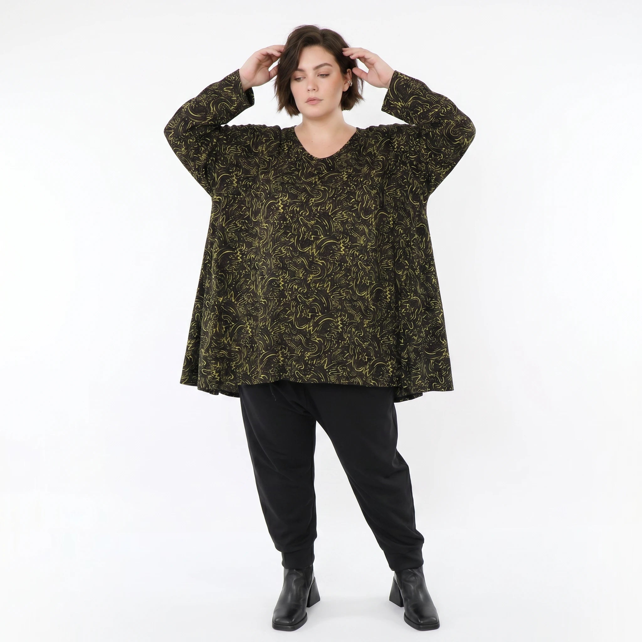 A-Form Bigshirt von AKH Fashion aus Materialmix, 1516.00593, Schwarz/Neongrün/Cognac, Schick