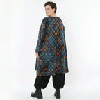 Kariertes Multicolor Feinstrickshirt in A-Form mit Rundhals und Langarm weich fallend