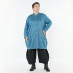 Ballonjacke aus weichem Veganleder in Petrol mit Stehkragen und tiefen Nahttaschen