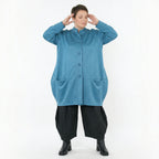 Ballonjacke aus weichem Veganleder in Petrol mit Stehkragen und tiefen Nahttaschen
