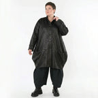 Schwarze Ballonjacke aus veganem Lederimitat mit Stehkragen und tiefen Nahttaschen