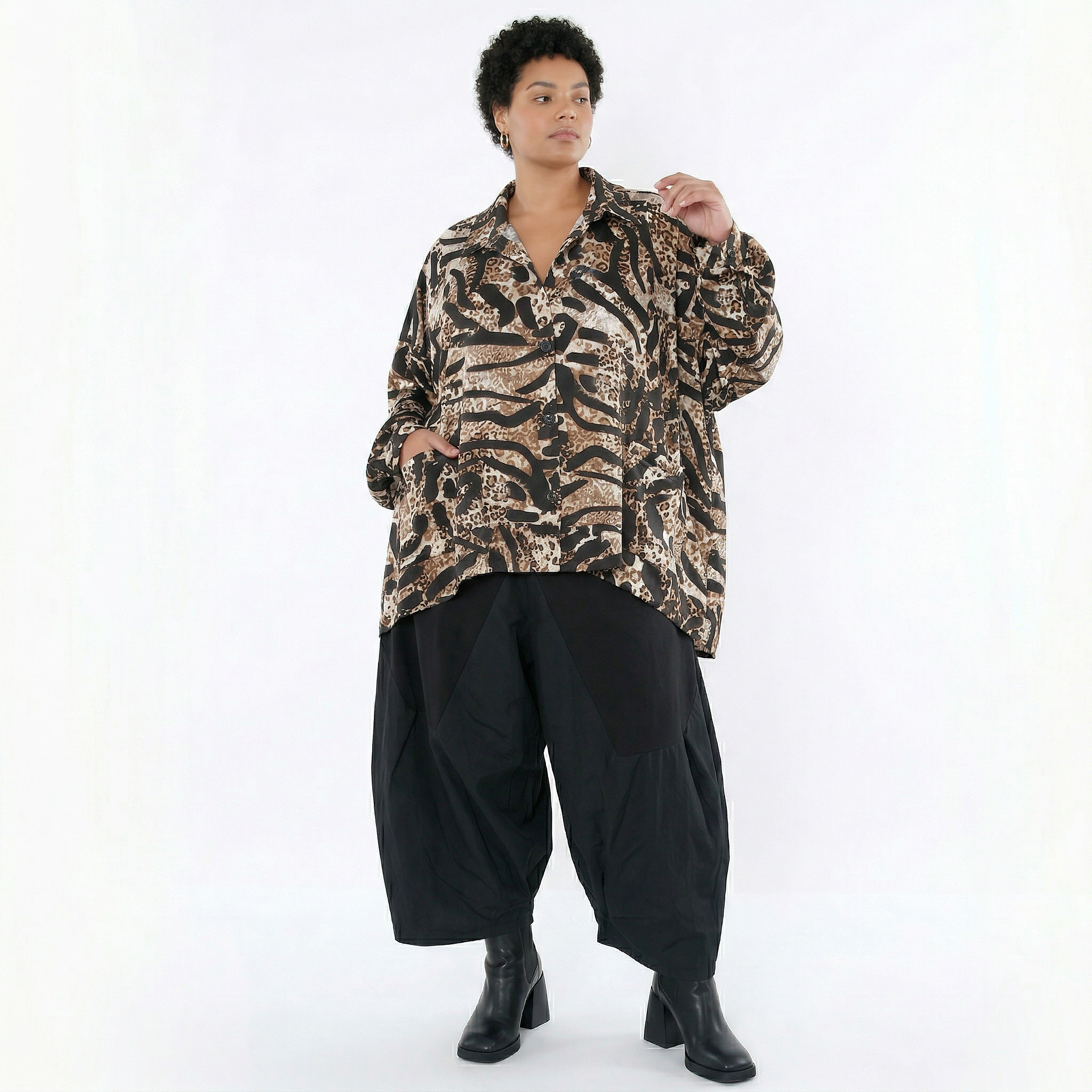 A-Form Bluse von AKH Fashion aus Materialmix, 1521.07132, Schwarz/Cognac/Weiß, Leopard