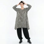 Feinstrick Langarmshirt in grauschwarzweiss mit Vichystreifen Rundhals A-Form Taschen