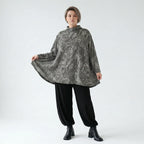 Rollkragenshirt in grauschwarzweißem Vichystreifenmuster Glockenform fein gestrickt weich