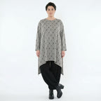 Feinstrick Longshirt in hellgrau schwarzweißem Vichymuster A-Form mit Rundhals Vokuhila