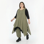 Olives Feinstrick Zipfelkleid mit Rundhalsausschnitt ärmellos in Streifen Wellenoptik