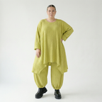 Lime Ballonhose aus softem Feinstrick mit Wellenmuster und Ajourmuster aus Frankreich