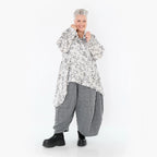  AKH Premium Bluse in Vokuhila-Form, aus Viskose, P1011.7149, Weiß/Grau, Kringel, Schick