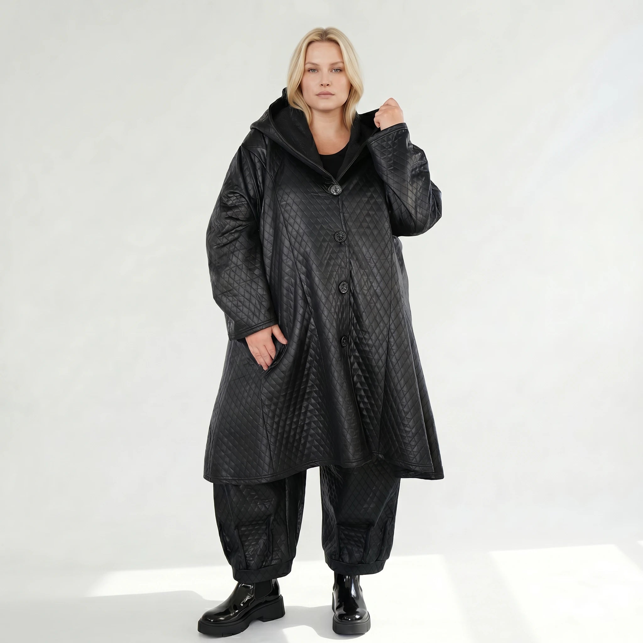 A-Form Jacke von AKH Premium aus Viskose, P1021.7163, Schwarz, Raute, Ausgefallen, Zeitlos