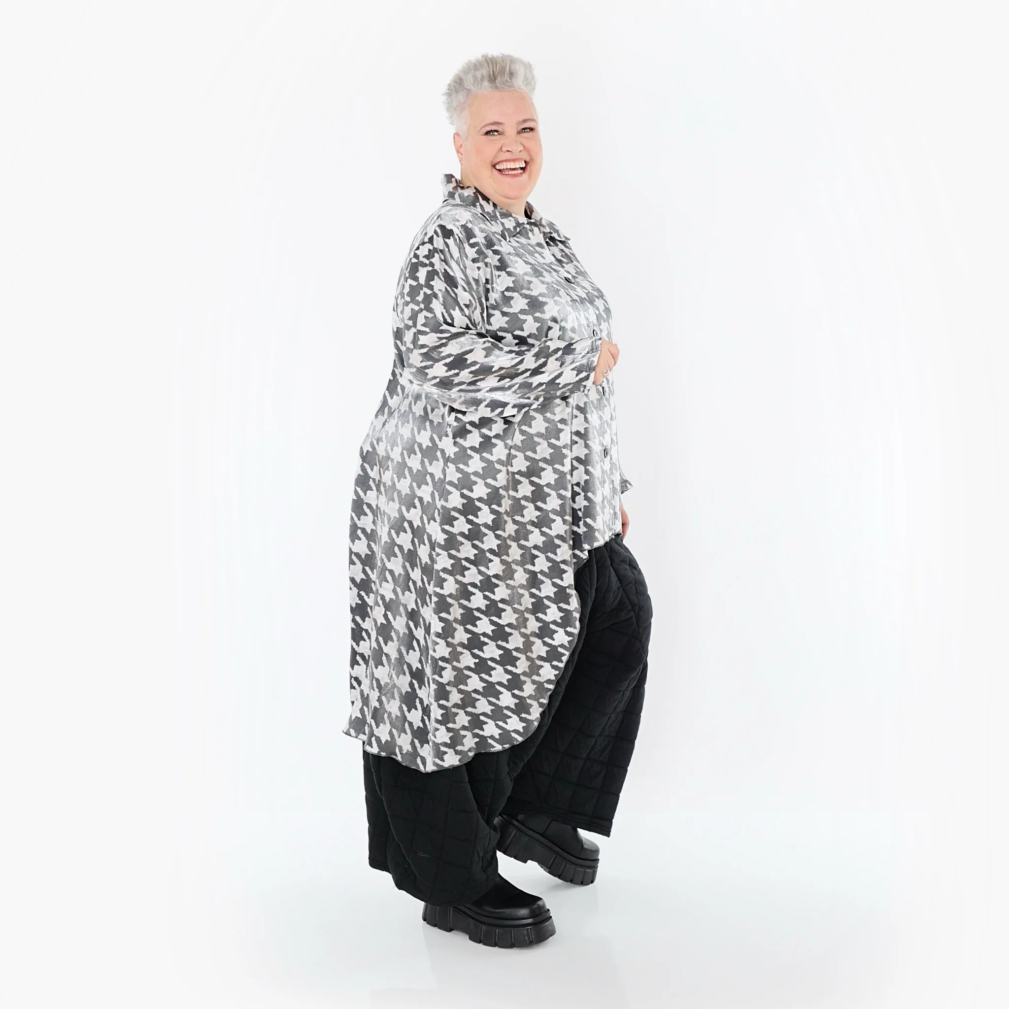  AKH Premium Bluse in Vokuhila-Form, aus Viskose, P107149, Weiß/Grau, Hahnentritt, Schick
