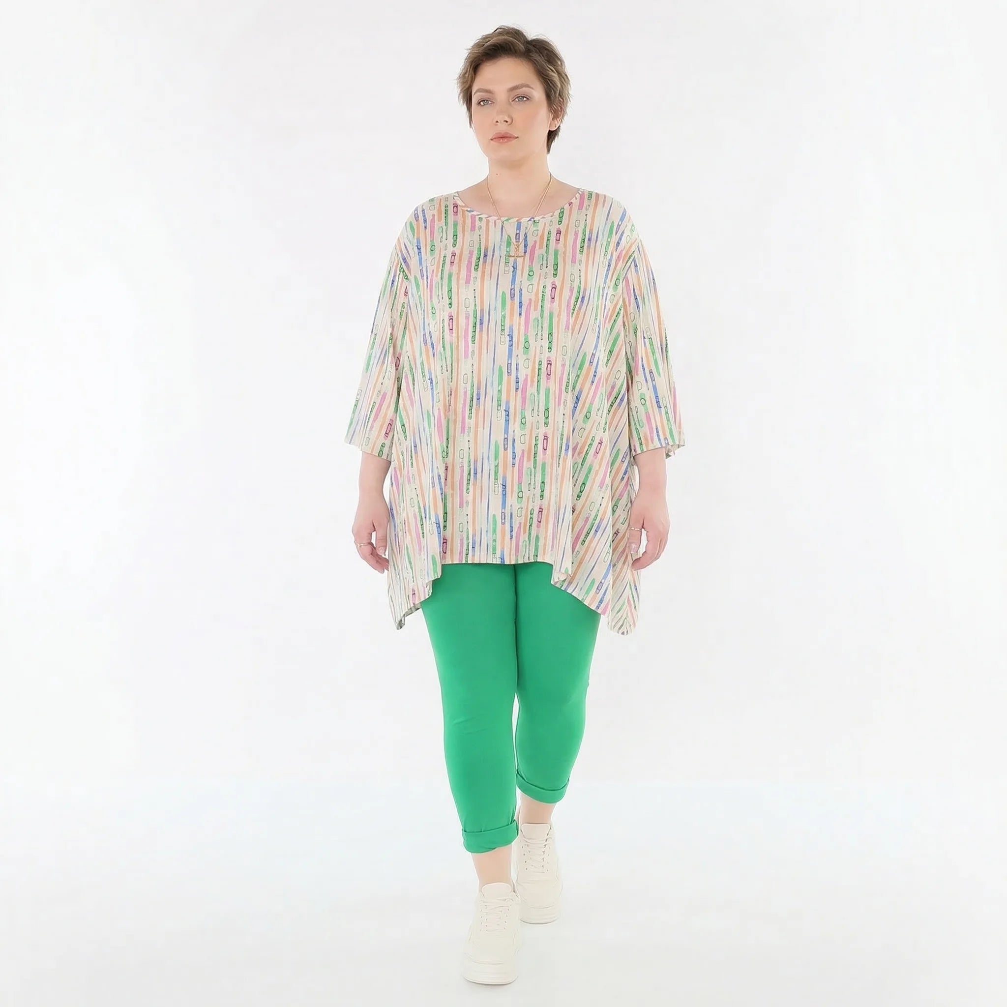 Zeitlos modernes Oversize Shirt in A-Form aus feinem, weich fließendem Jersey im Lagenlook, Ecru/Fuchsia/Multi