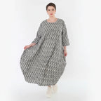 Luftiges Ballonkleid aus hochwertigem Leinen im ausgefallenen ZickZack Design für den Lagenlook, Grau/Ecru