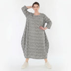 Luftiges Ballonkleid aus hochwertigem Leinen im ausgefallenen ZickZack Design für den Lagenlook, Grau/Ecru