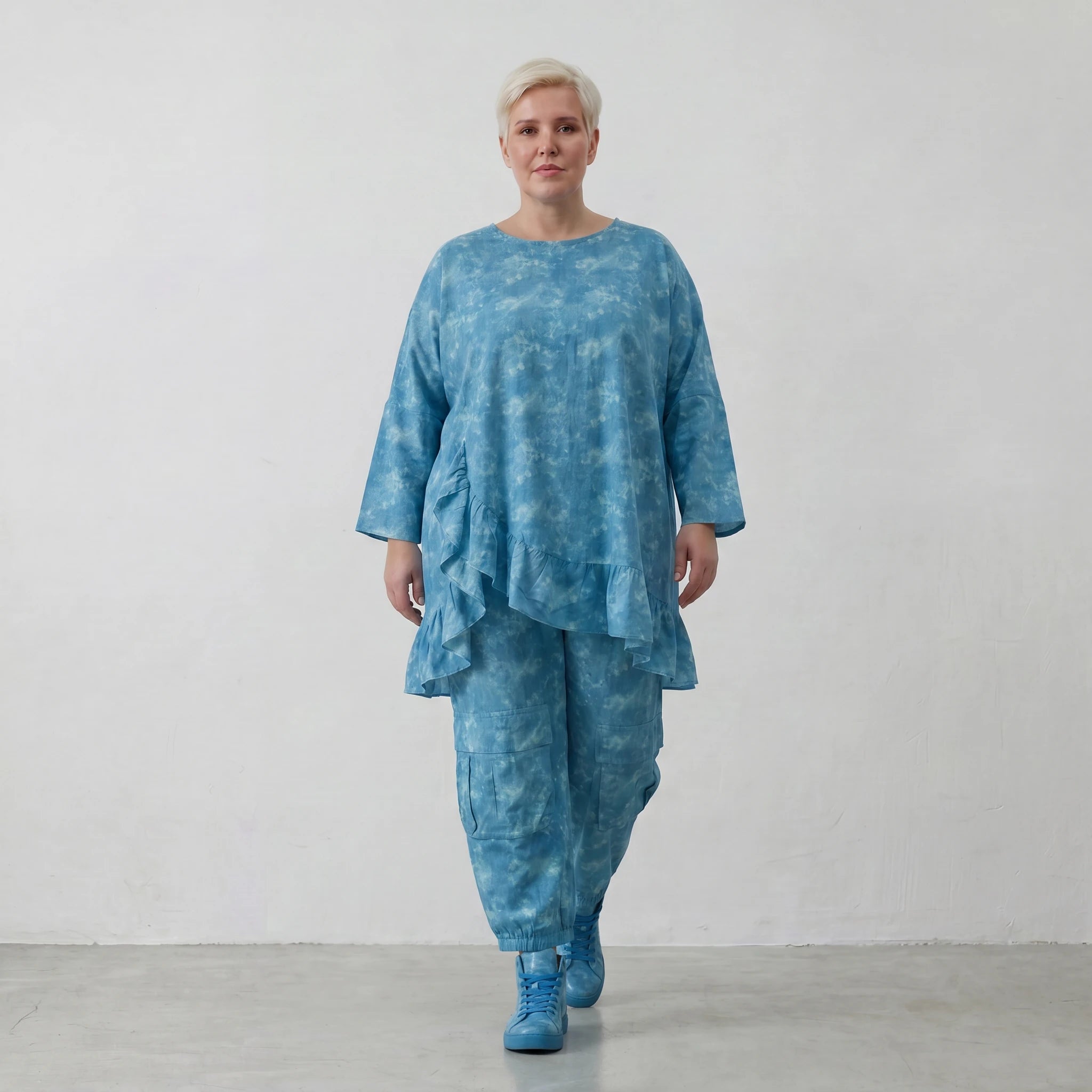 Luftiges Oversize Shirt aus feiner Baumwoll-Popeline im Lagenlook mit Batikmuster, Aquablau