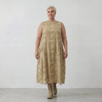 Stilvolles Ballonkleid aus feiner Baumwollpopeline im ausgefallenen Lagenlook mit Taschen, Camel