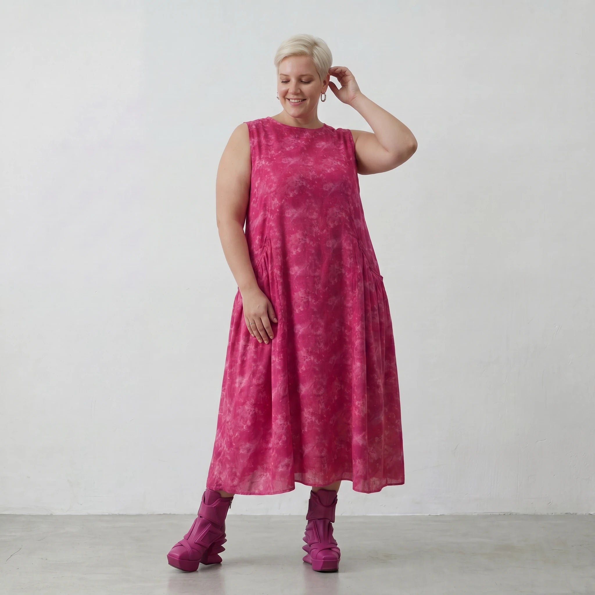 Luftiges Lagenlook Kleid aus feiner Baumwolle in ausgefallener Ballon Form mit Batik Muster, Fuchsia