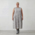 Luftiges Ballon Kleid aus feiner Baumwollpopeline mit zeitlosem Lagenlook und aufgesetzten Taschen, Grau