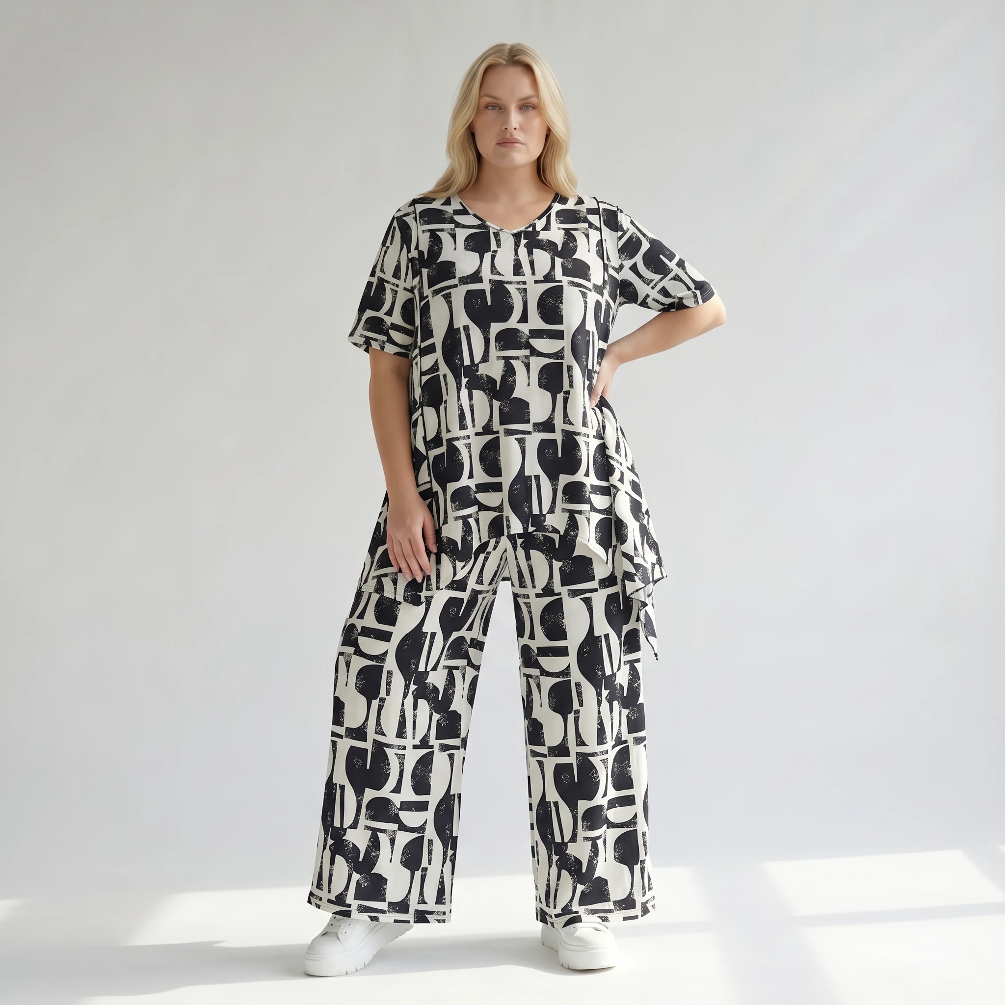 Legeres A-Form Shirt im ausgefallenen Oversize Lagenlook mit fließendem Stretchkomfort, Schwarz/Weiß