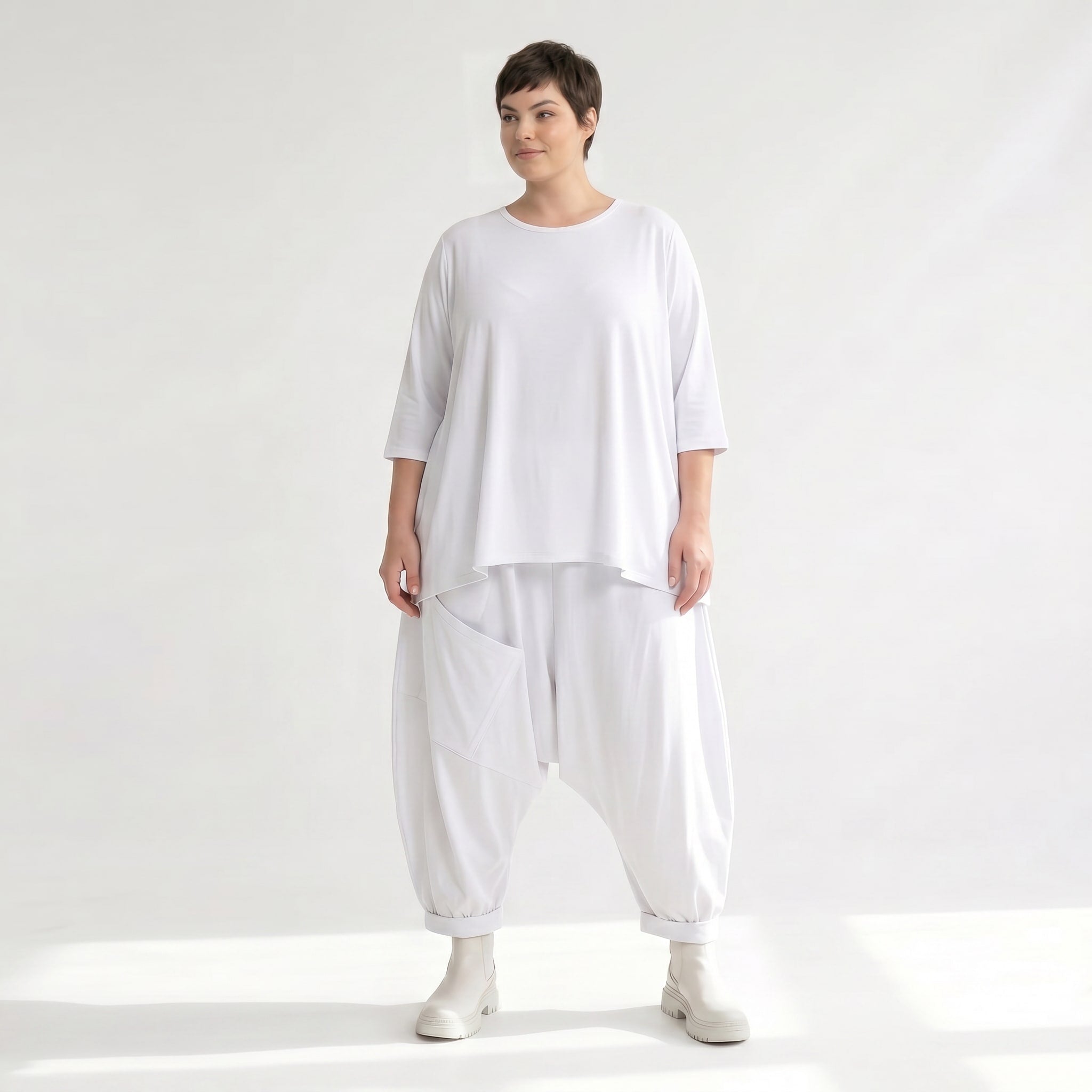 Zeitloses Glockenshirt im legeren Lagenlook aus weich fließendem Slinky Material mit 3/4 Arm, Weiß