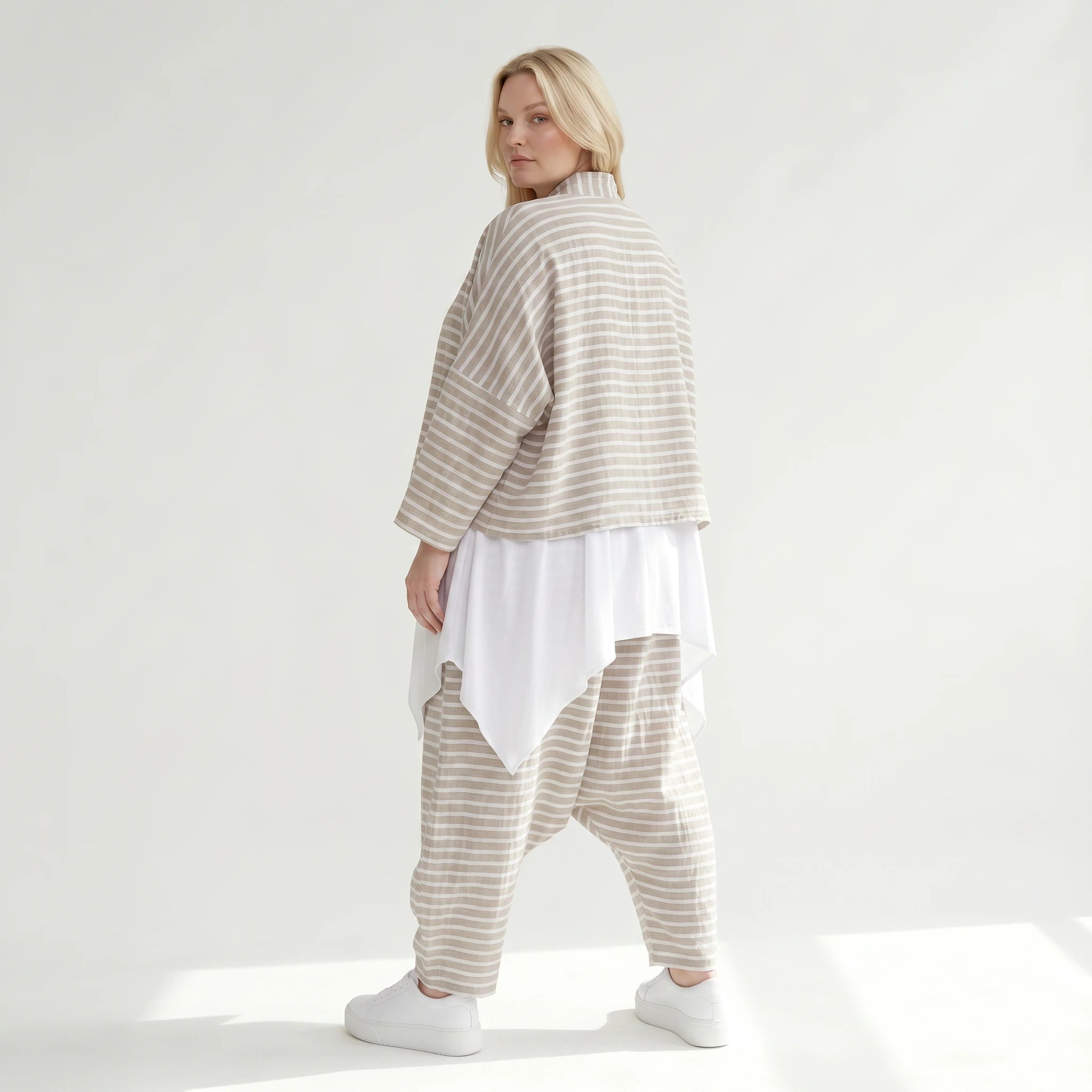 Stilvolle Oversize Jacke in lässigem Lagenlook mit leichter Leinen Optik und Streifen, Sand/Weiß