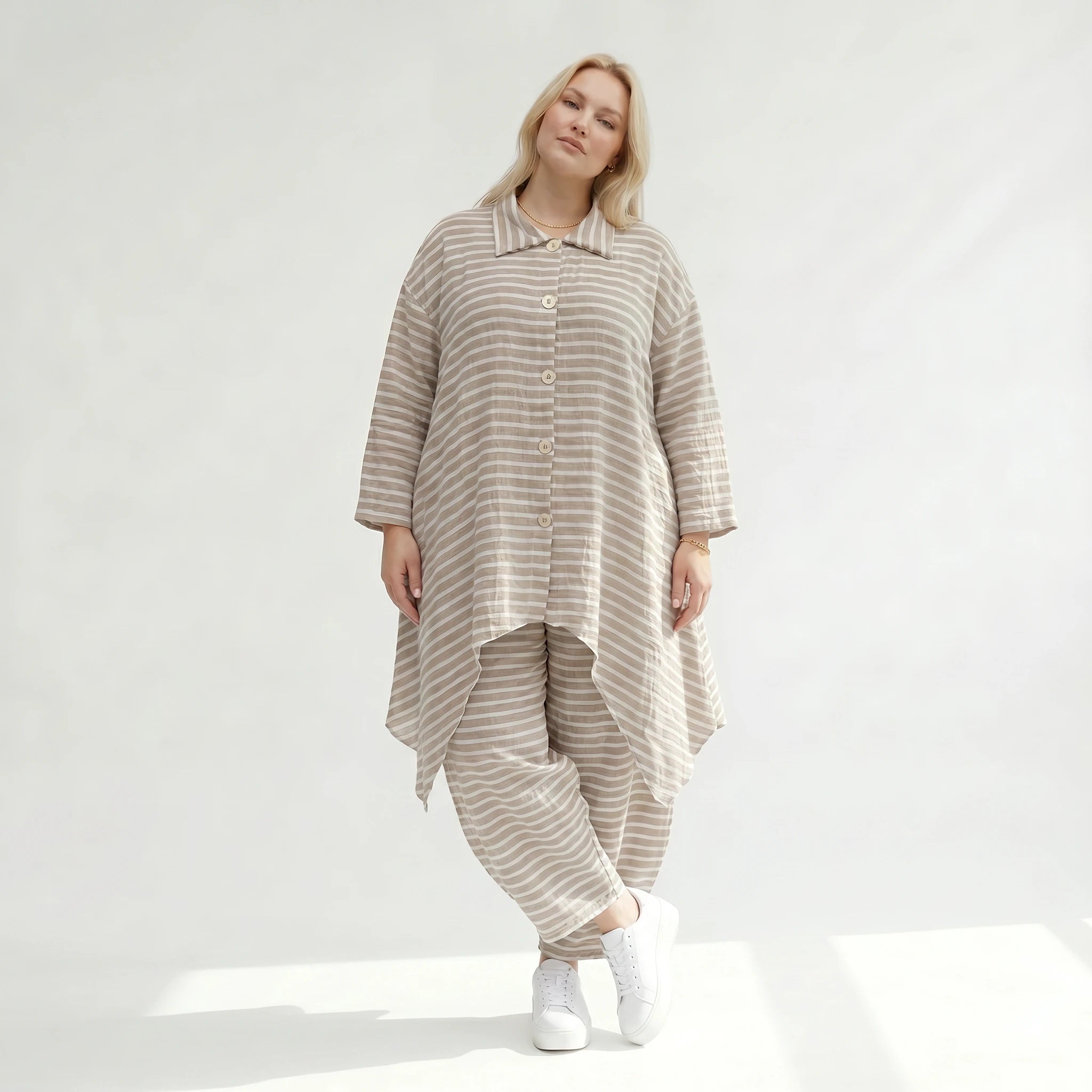 Leicht luftige Oversize Zipfeljacke im ausgefallenen Lagenlook mit Streifen und Taschen, Sand/Weiß