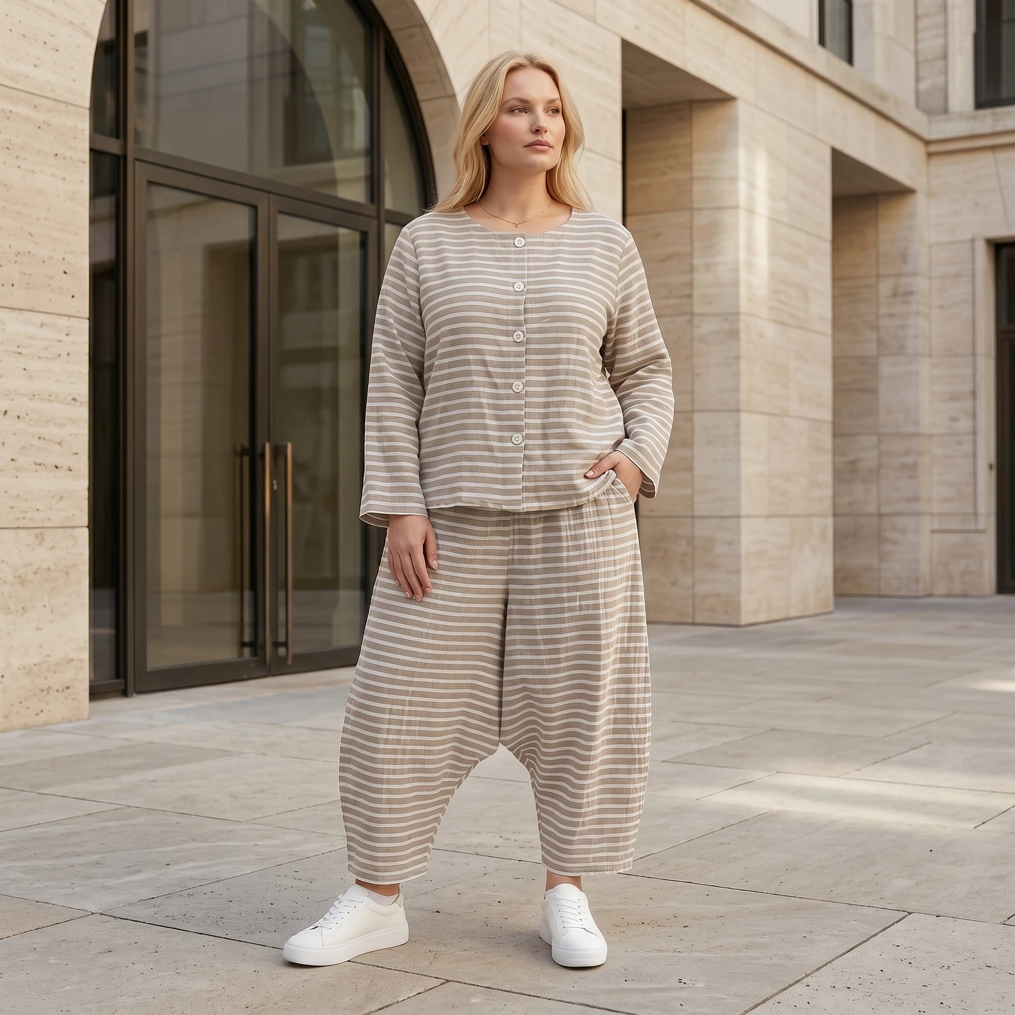 Luftig leichte Oversize Jacke im ausgefallenen Lagenlook mit zeitlosen Streifen, Sand/Weiß