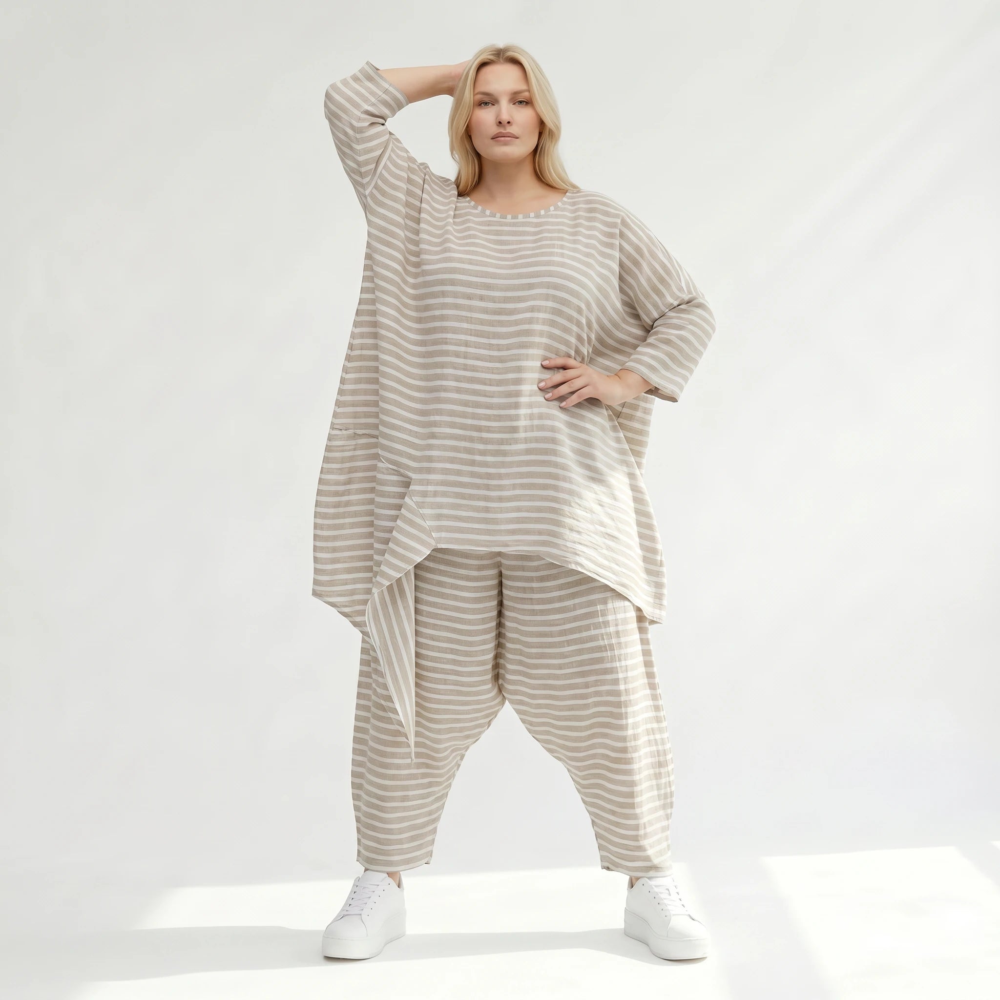 Asymmetrisches Shirt im ausgefallenen Lagenlook mit legerem Crash-Effekt aus Leinen Optik, Sand/Weiß