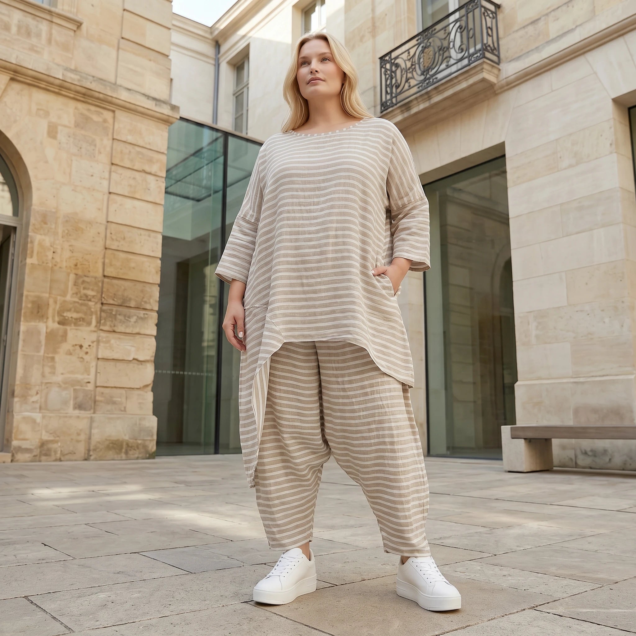 Asymmetrisches Shirt im ausgefallenen Lagenlook mit legerem Crash-Effekt aus Leinen Optik, Sand/Weiß