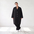 Schwarzer Oversize Mantel fliessend elastisch zeitlos leger sommerlich fuer Lagenlook