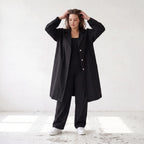 Schwarzer Oversize Mantel fliessend elastisch zeitlos leger sommerlich fuer Lagenlook