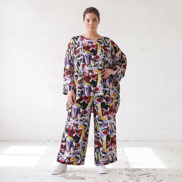 Oversized Shirt aus leichter Viskose Popeline in Lila mit Rundhals und lässigem Schnitt