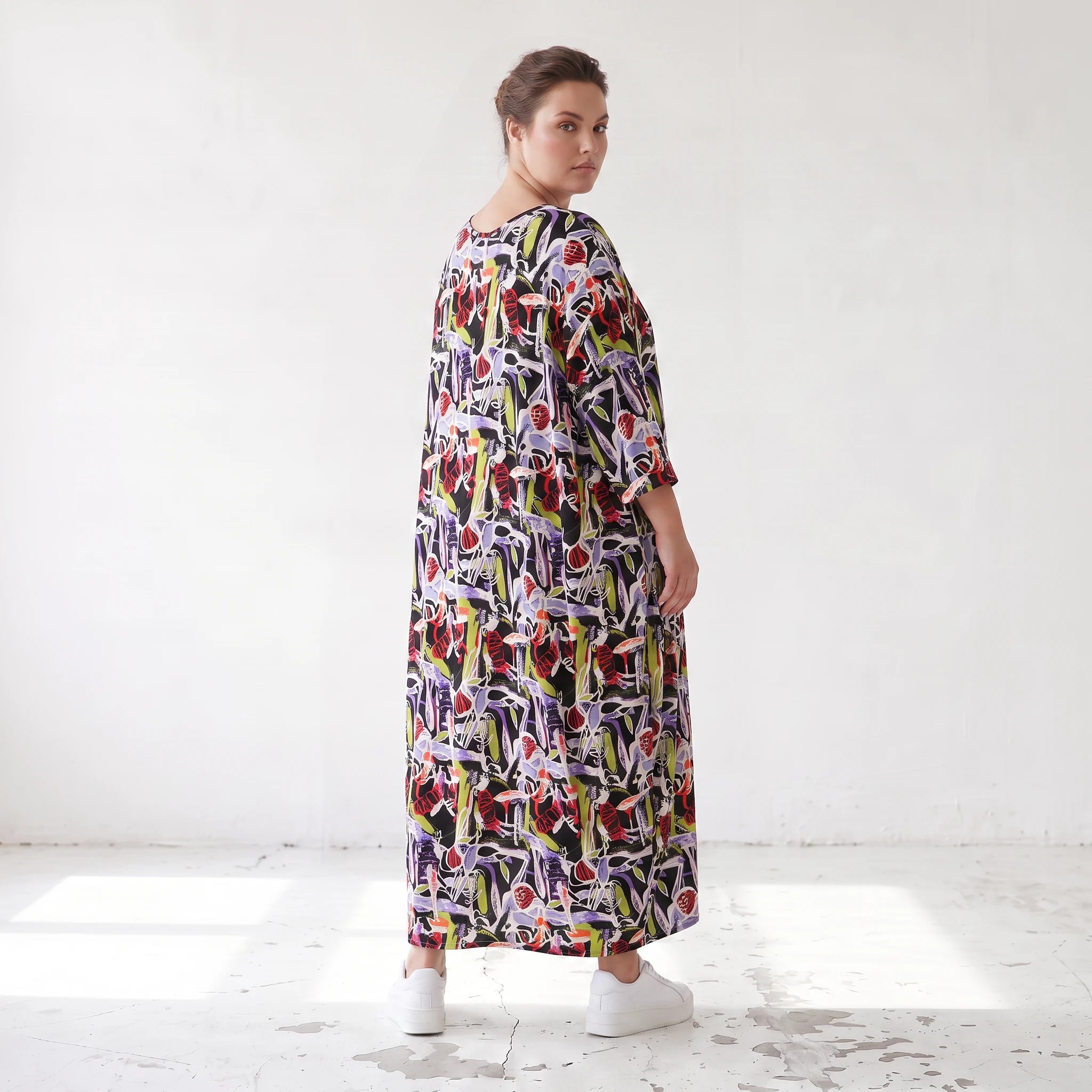 Fliessendes Ballonkleid aus Viskose in Schwarz Oliv Lila sehr leger zeitlos Oversize Look