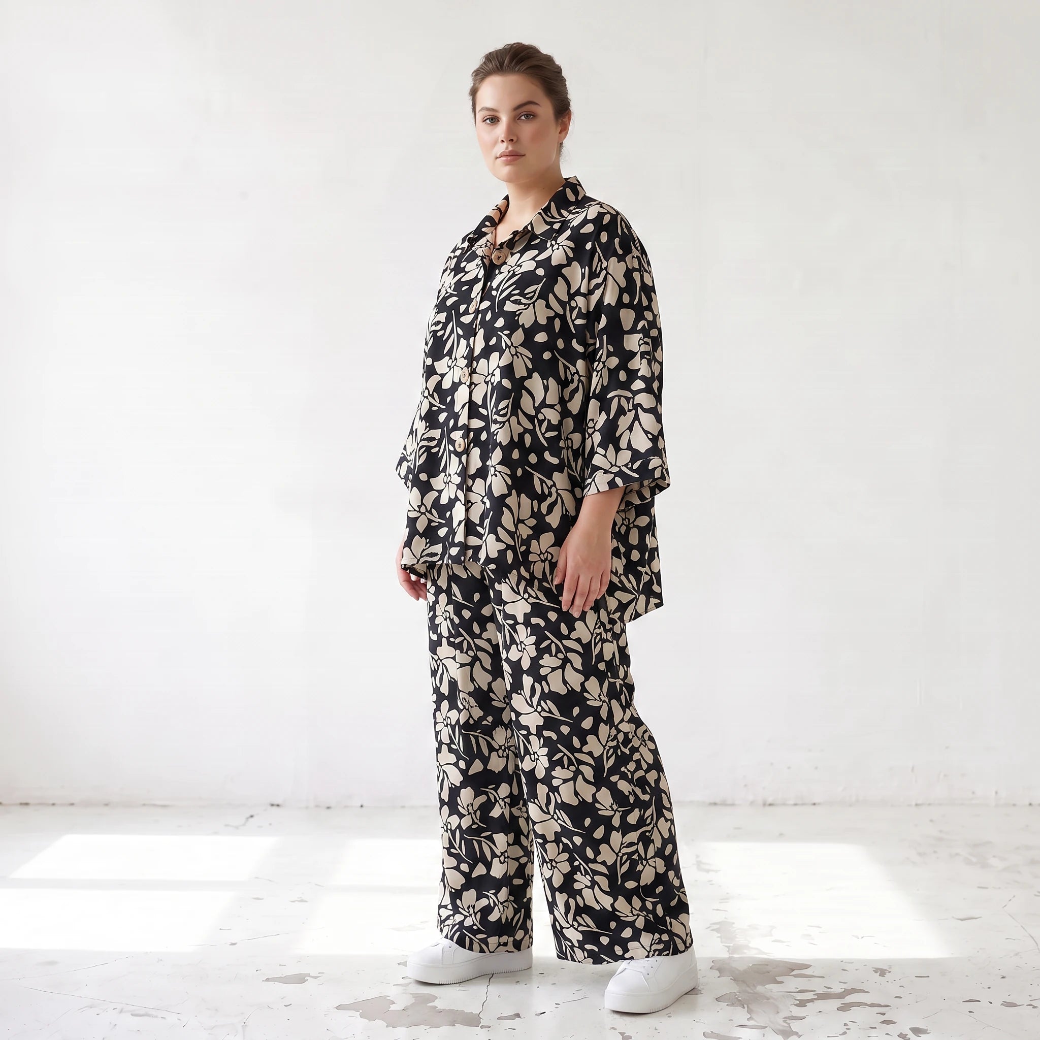 Damen Bluse Lagenlook Viskose Schwarz/Ecru, gerader Schnitt, Langarm, Knopfleiste, Oversize große Größen – AKH Fashion