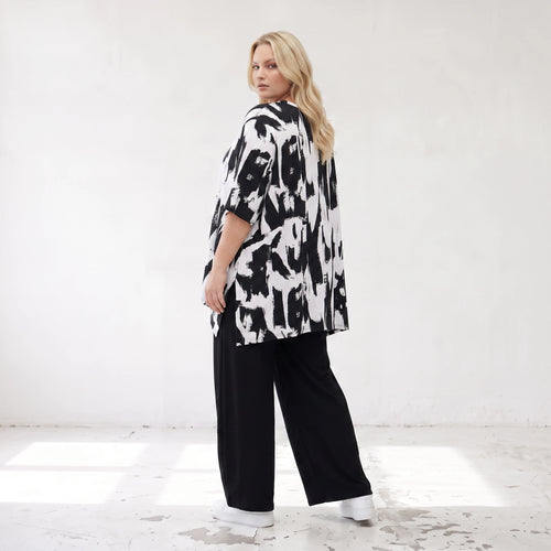 Damen Shirt Lagenlook Baumwolle Schwarz/Weiß, A-Linie, Kurzarm, Seitenschlitze, Oversize große Größen – Funky Diva