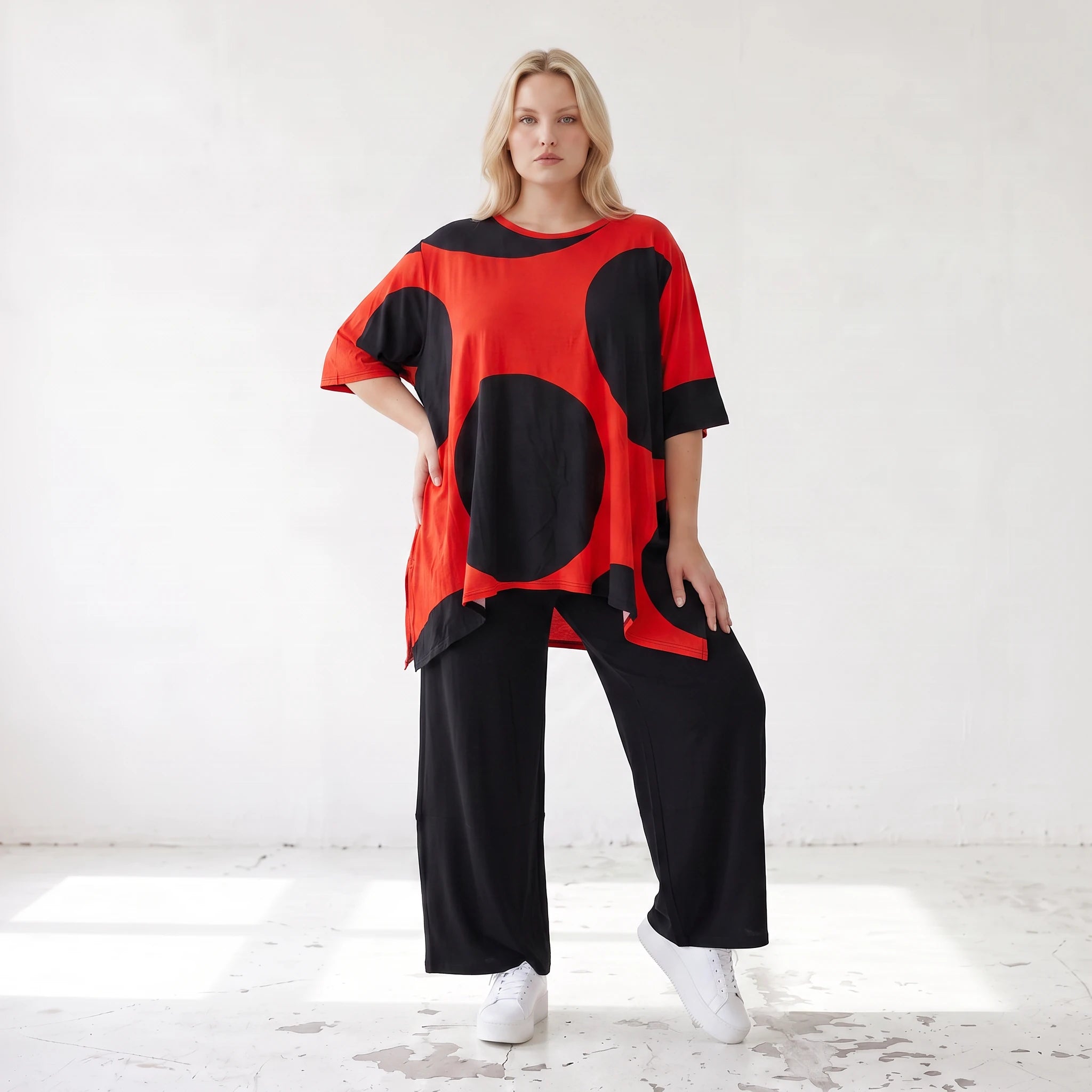 Damen Shirt Lagenlook Baumwolle Rot/Schwarz, A-Linie, Punkte, Kurzarm, Seitenschlitze, Oversize große Größen – Funky Diva
