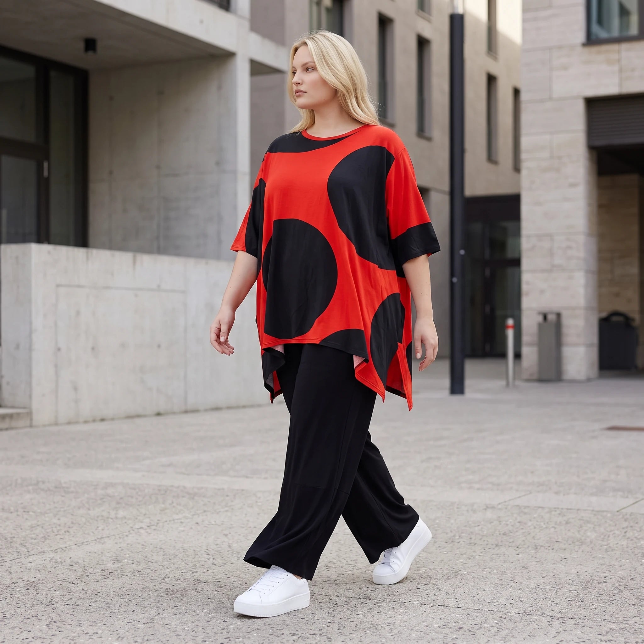 Damen Shirt Lagenlook Baumwolle Rot/Schwarz, A-Linie, Punkte, Kurzarm, Seitenschlitze, Oversize große Größen – Funky Diva