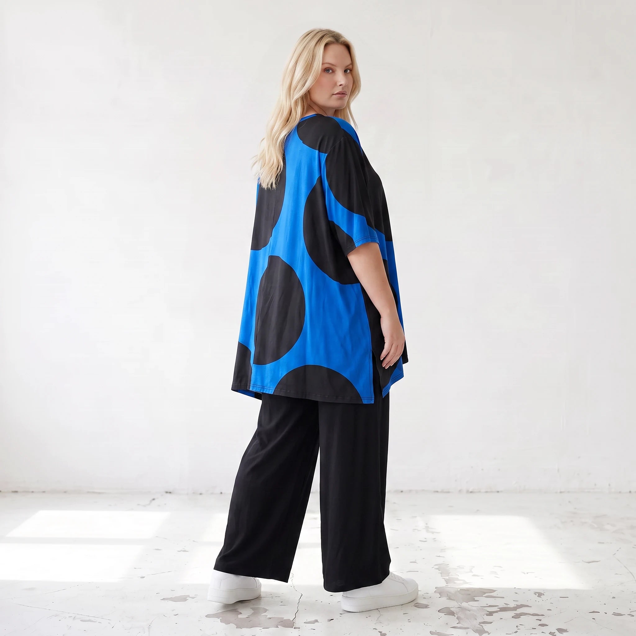 Damen Shirt Lagenlook Baumwolle Blau/Schwarz, A-Linie, Punkte, Kurzarm, Oversize große Größen – Funky Diva