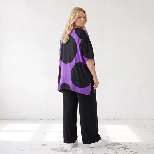 Damen Shirt Lagenlook Baumwolle Lila/Schwarz, A-Linie, Kurzarm, Seitenschlitze, Oversize große Größen – Funky Diva