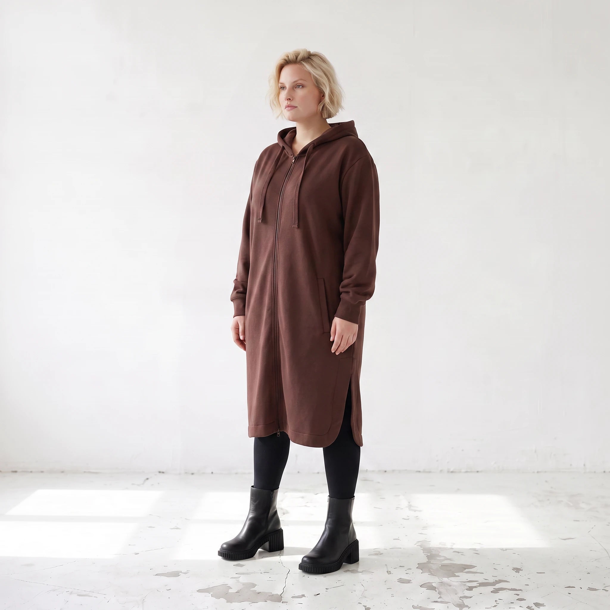 Kapuzenjacke in Schokobraun aus Baumwolle mit geradem Schnitt aus weichem French Terry