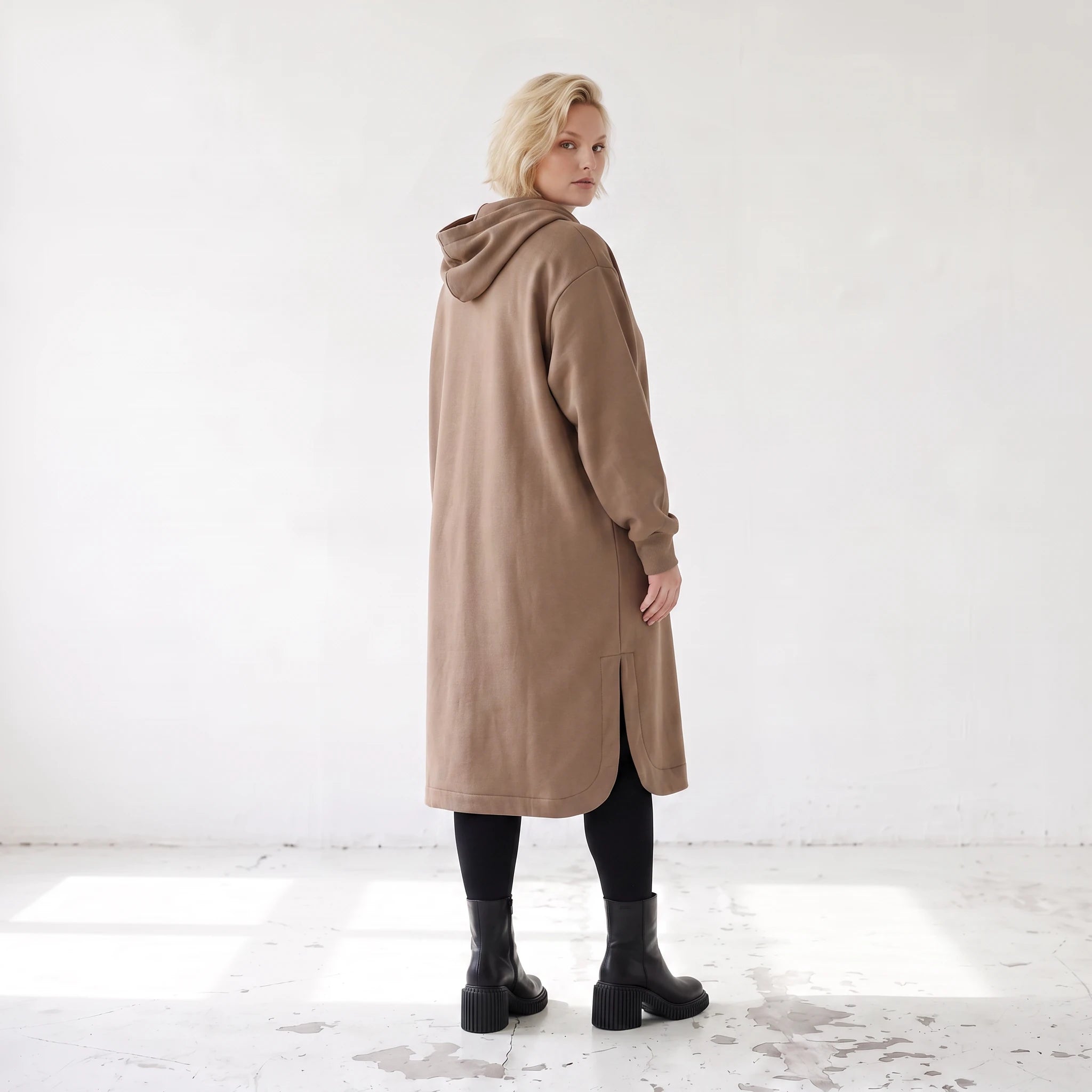 Braune Kapuzenjacke aus Baumwolle in French Terry mit Reißverschluss und Seitentaschen