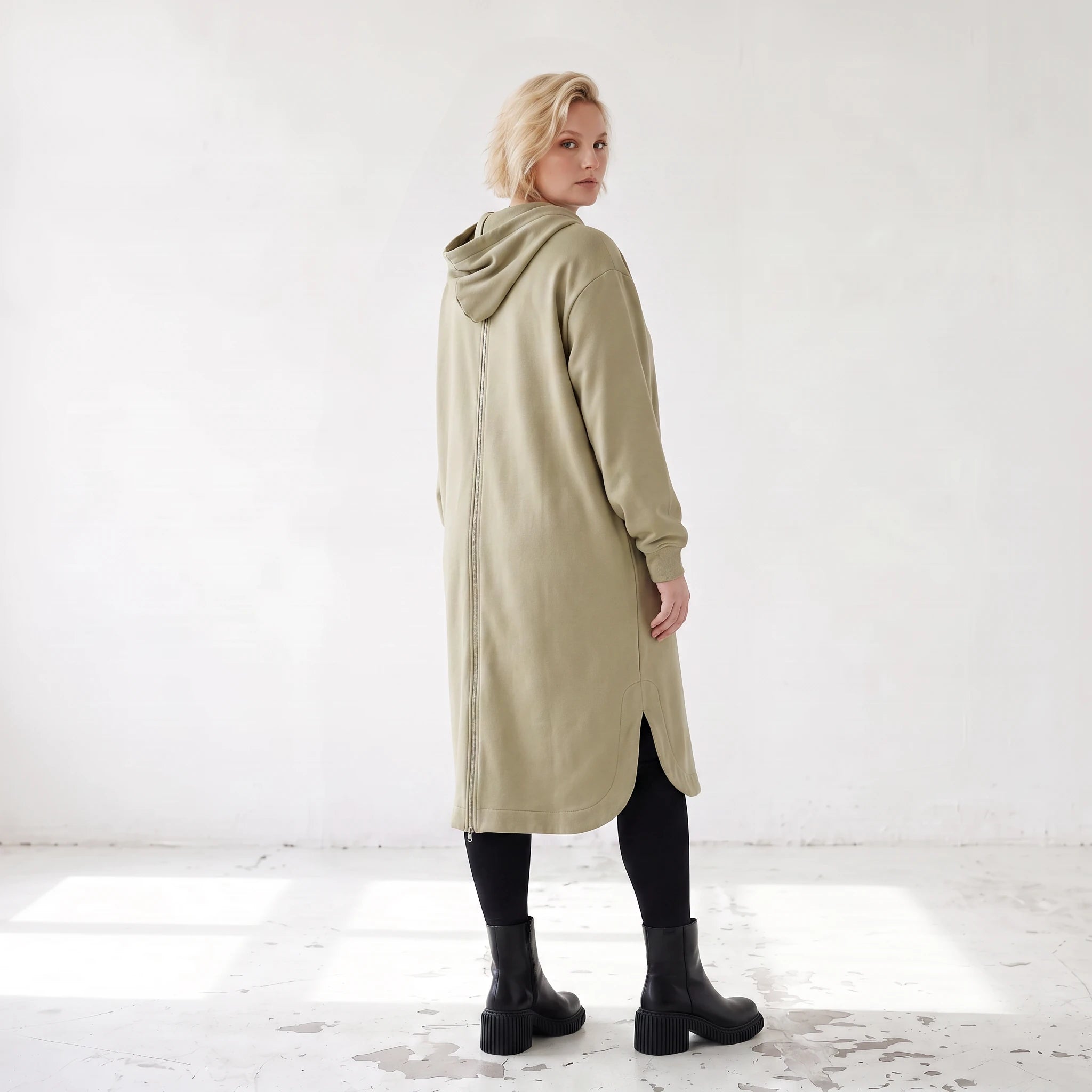 Beige Kapuzenjacke aus Baumwolle in French Terry Qualität mit Reißverschluss Taschen