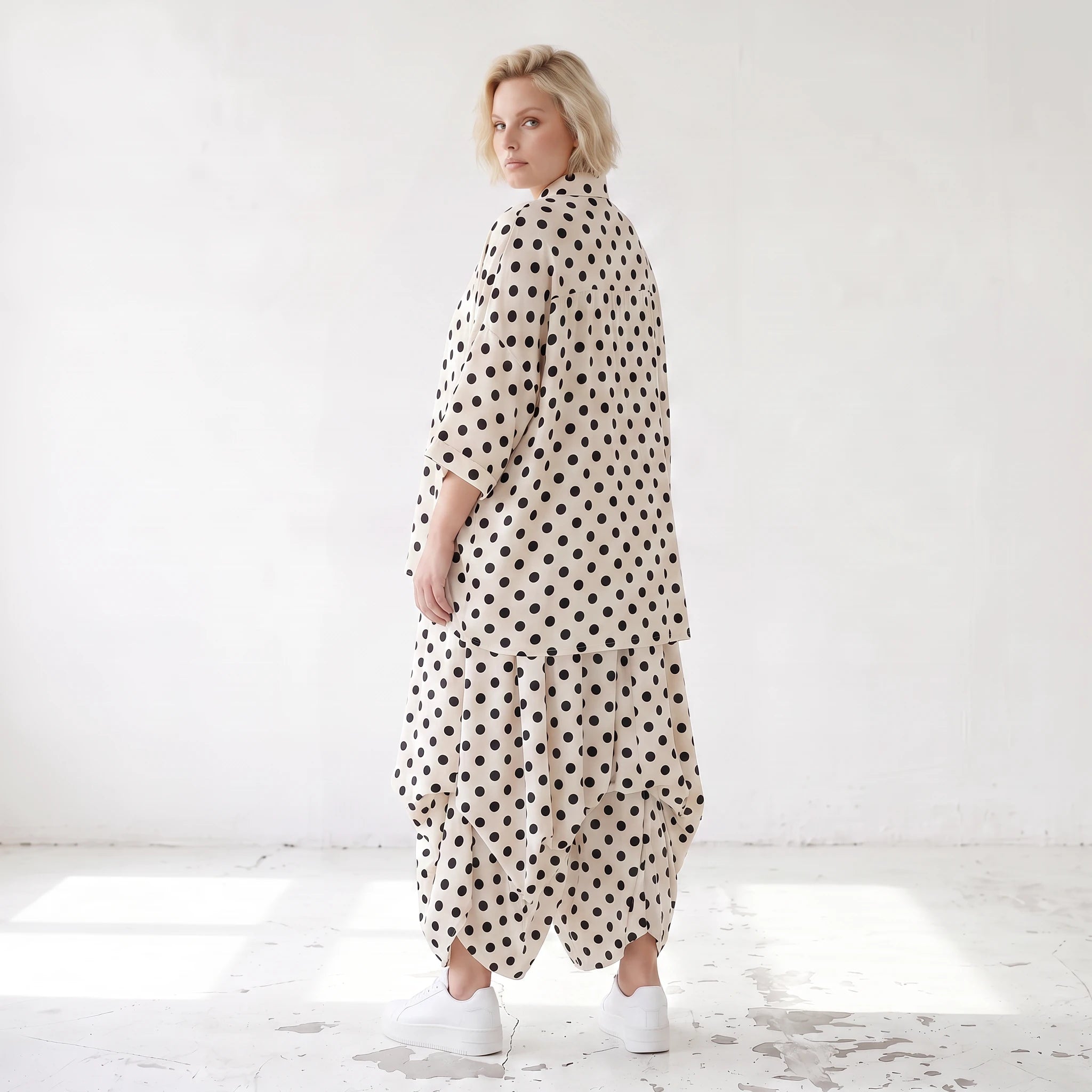 Damen Rock Lagenlook Viskose White/Schwarz, Ballonform, Punkte, Elastikbund, Oversize große Größen – AKH Premium