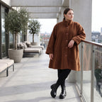Braune Teddyjacke in A-Linie mit Kellerfalte Stehkragen und Knopfleiste für Winter