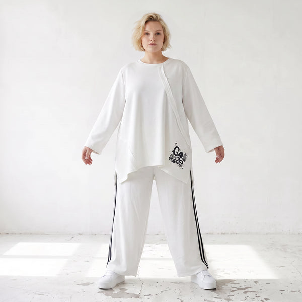 Weiches Langarmshirt in Weiß aus French Terry mit Grafikprint und lockerer A-Linie