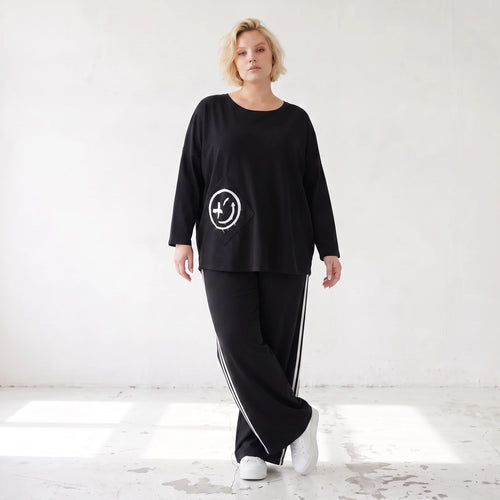 Sweatshirt mit Smileyprint und asymmetrischer Tasche aus weichem French Terry Rundhals