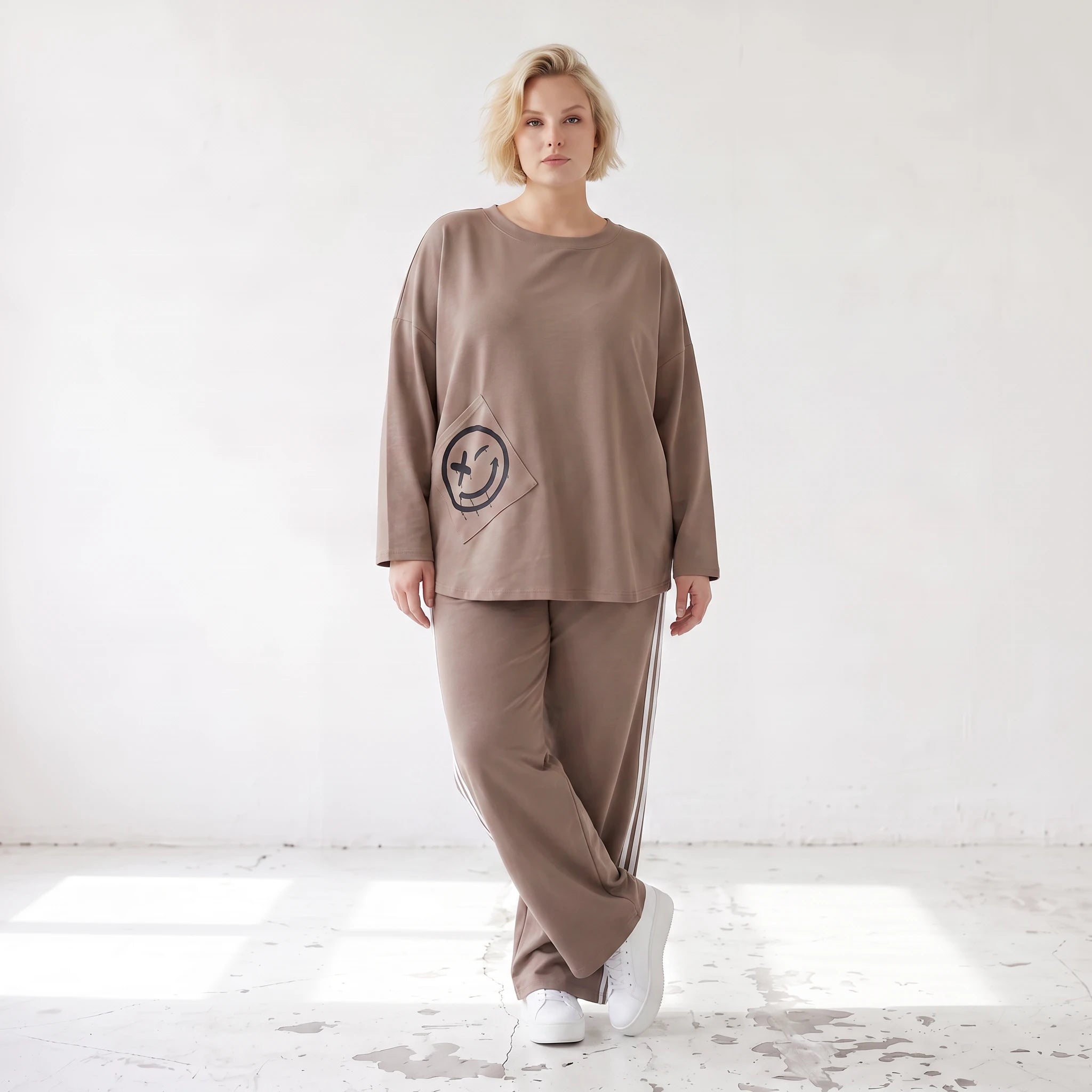 Jogger-Hose im Retro College Look aus French Terry mit weißen Kontraststreifen Ballonform