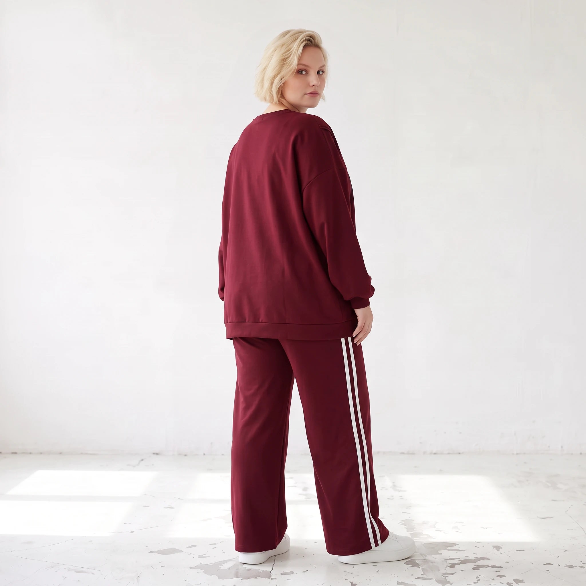 Kastiges Langarmshirt aus French Terry mit Statement Print und sichtbaren Außennähten