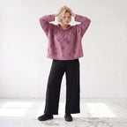 Weinroter Jersey Hoody in Destroyedoptik locker geschnitten mit Kapuze und weichem Fall
