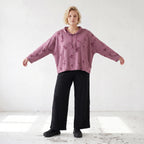 Weinroter Jersey Hoody in Destroyedoptik locker geschnitten mit Kapuze und weichem Fall